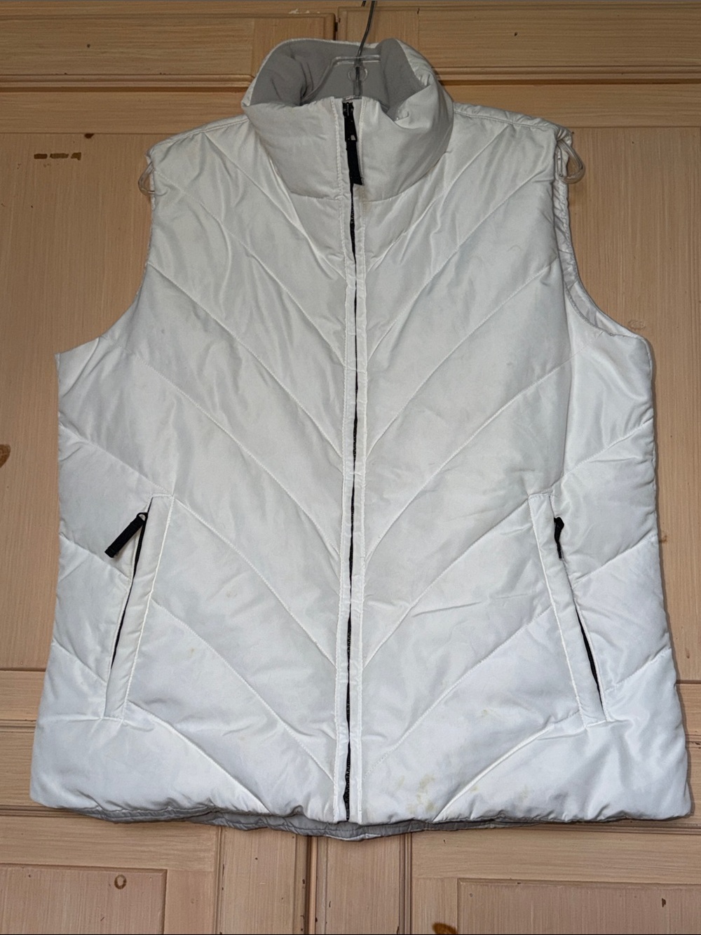 Columbia White Quilted Chevron Puffer Vest